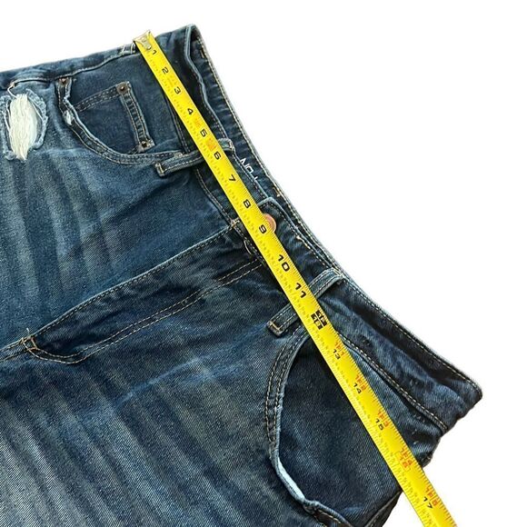 No boundaries distress short size 11 - Picture 8 of 8
